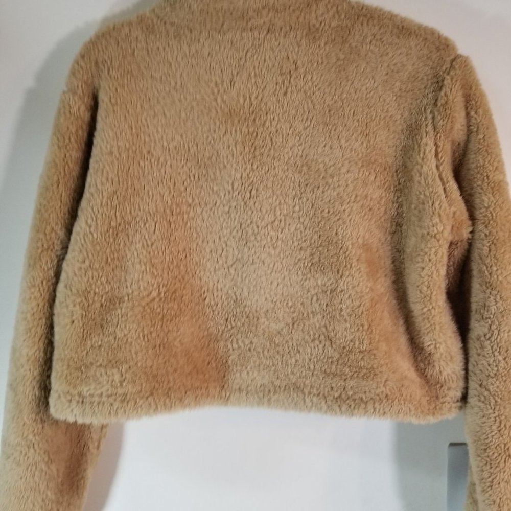 Forever 21 Cropped Faux Fur Long Sleeve Sweater With 3/4 Zip And Elastic Pull - Picture 7 of 9